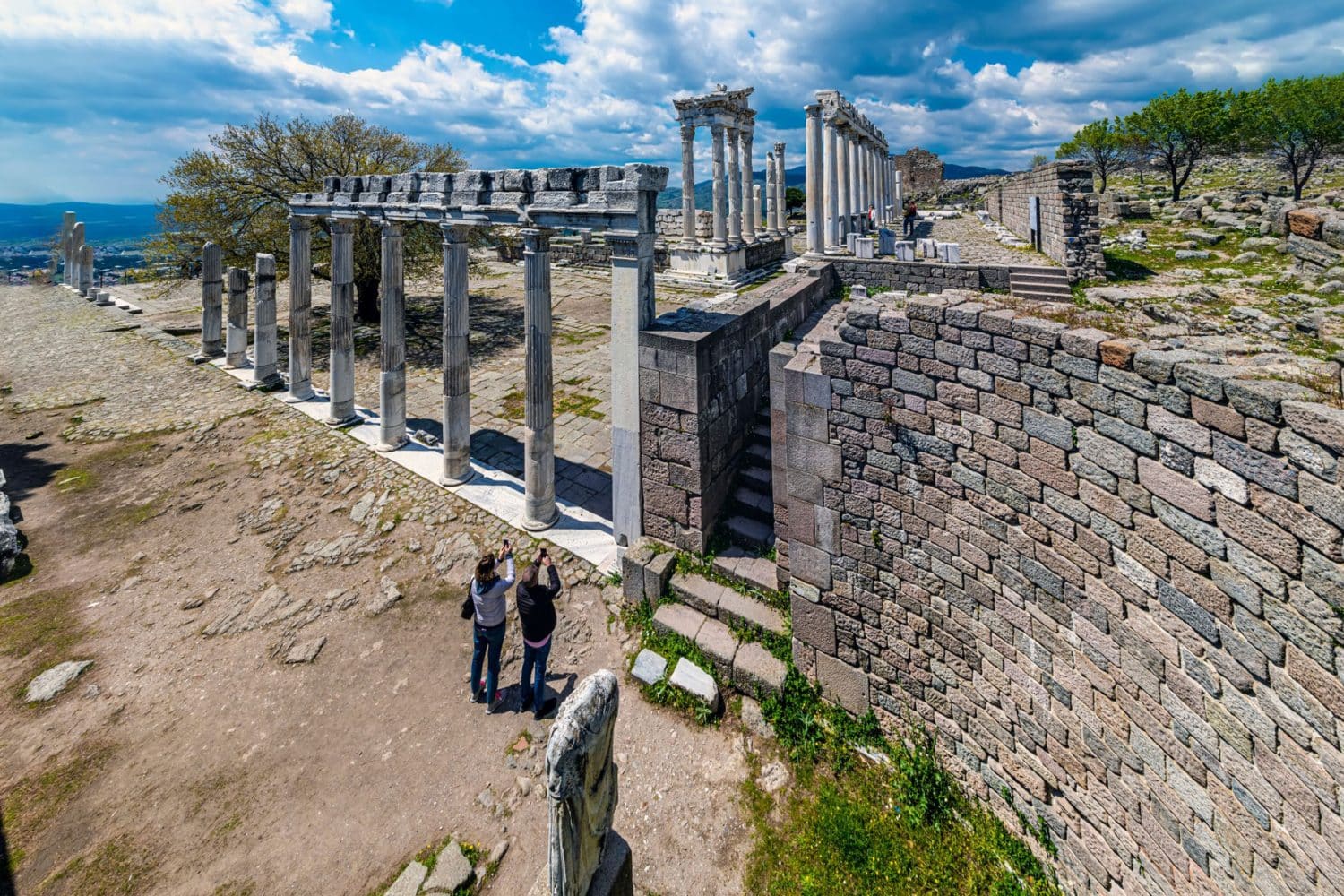 Tour Photos: Pergamon Altar tourists taking photo